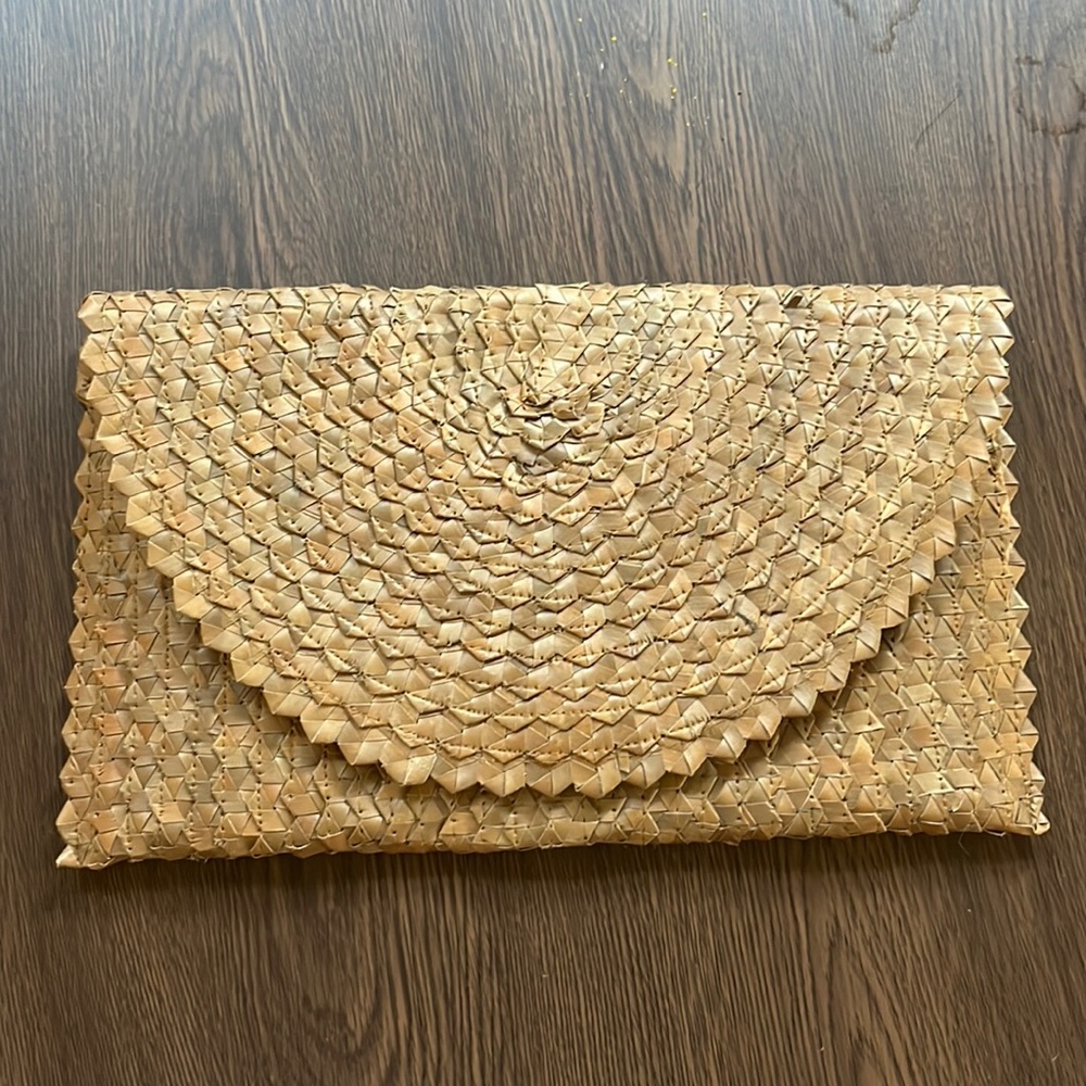 Natural Woven clutch purse